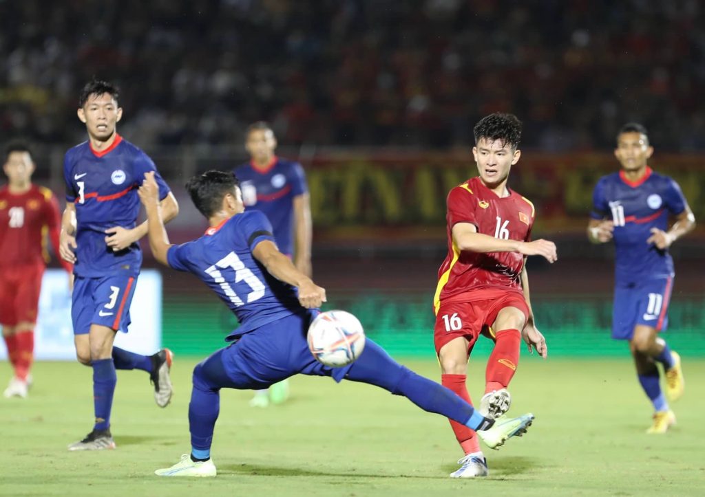 Việt Nam 4-0 Singapore Phan Tuấn Tài ra mắt thành công