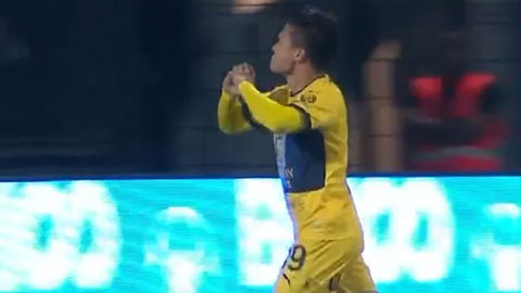 Quang Hải ghi bàn đầu tiên trong màu áo Pau FC