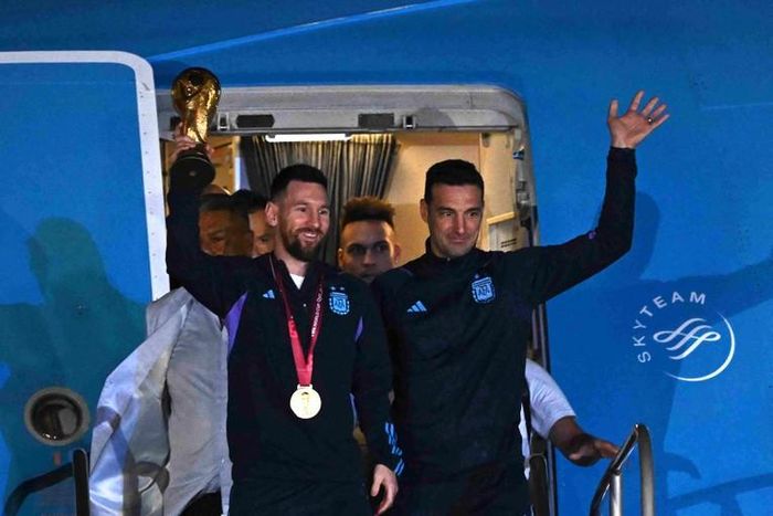 Argentina ăn mừng chức vô địch: Messi